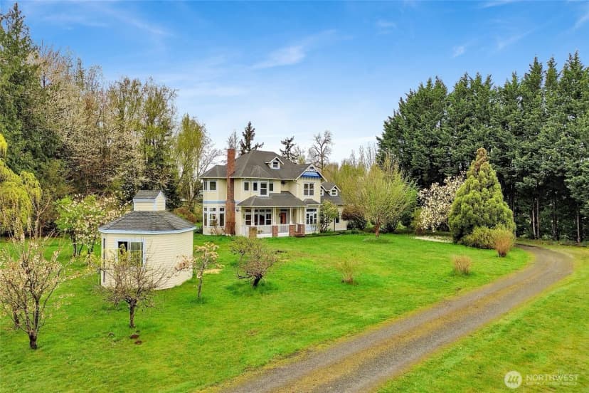 Property photo for 220 Russet Avenue, Lynden photo 2