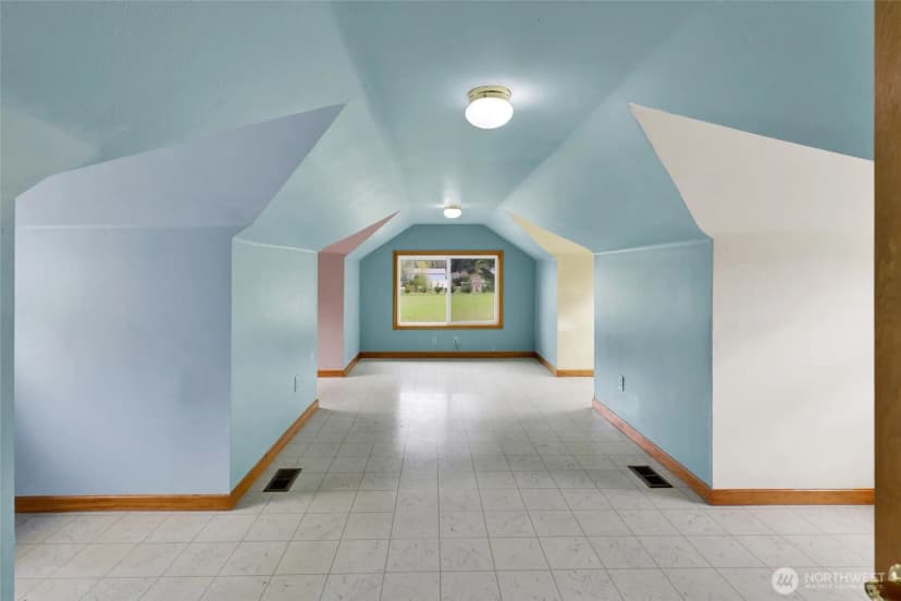 Property photo for 220 Russet Avenue, Lynden photo 28