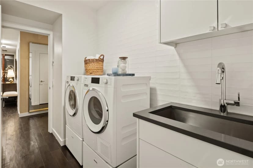 Property photo for 2832 Fairview Avenue E, Seattle photo 29