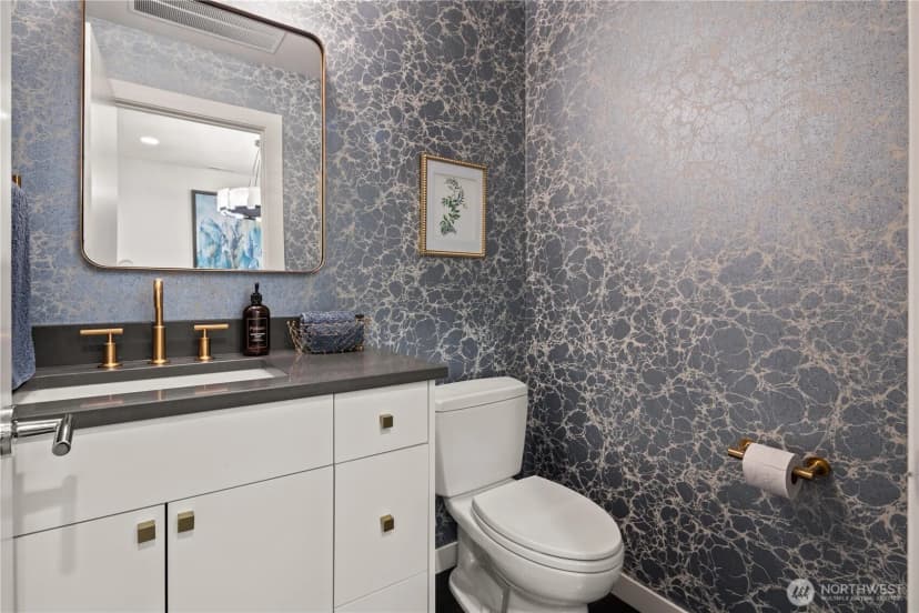 Property photo for 2832 Fairview Avenue E, Seattle photo 16