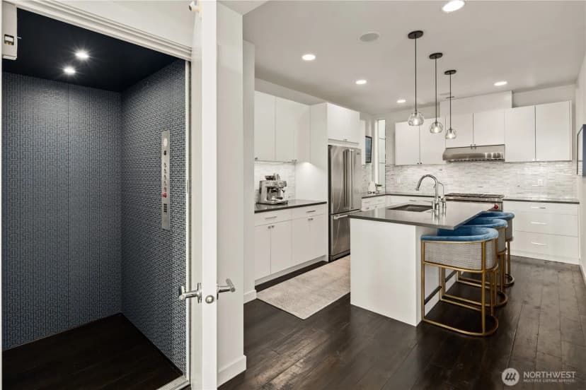Property photo for 2832 Fairview Avenue E, Seattle photo 15