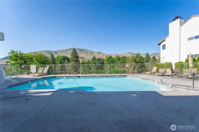 Property photo for 808 W Manson Road #b102, Chelan photo 2