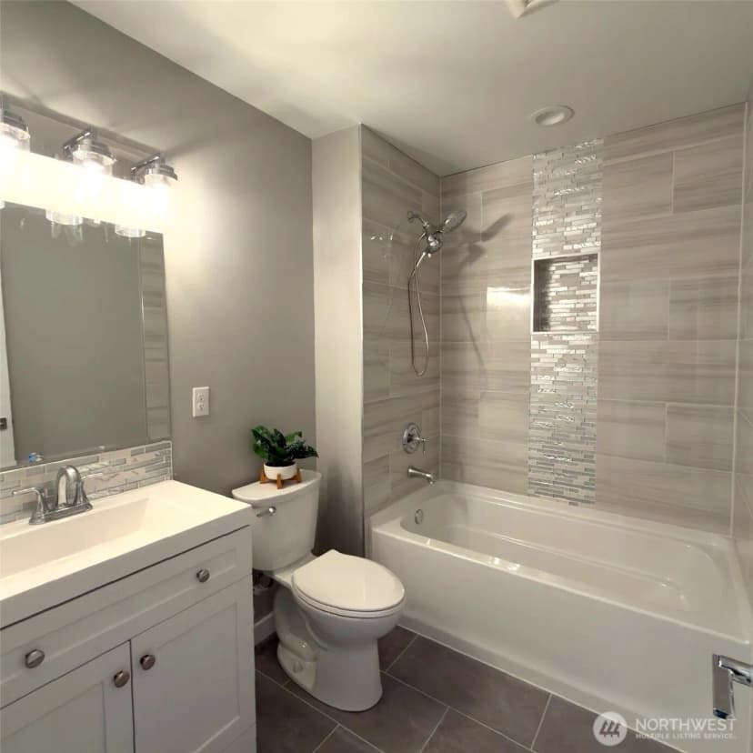 Property photo for 648 Sw 139th Street, Burien photo 12