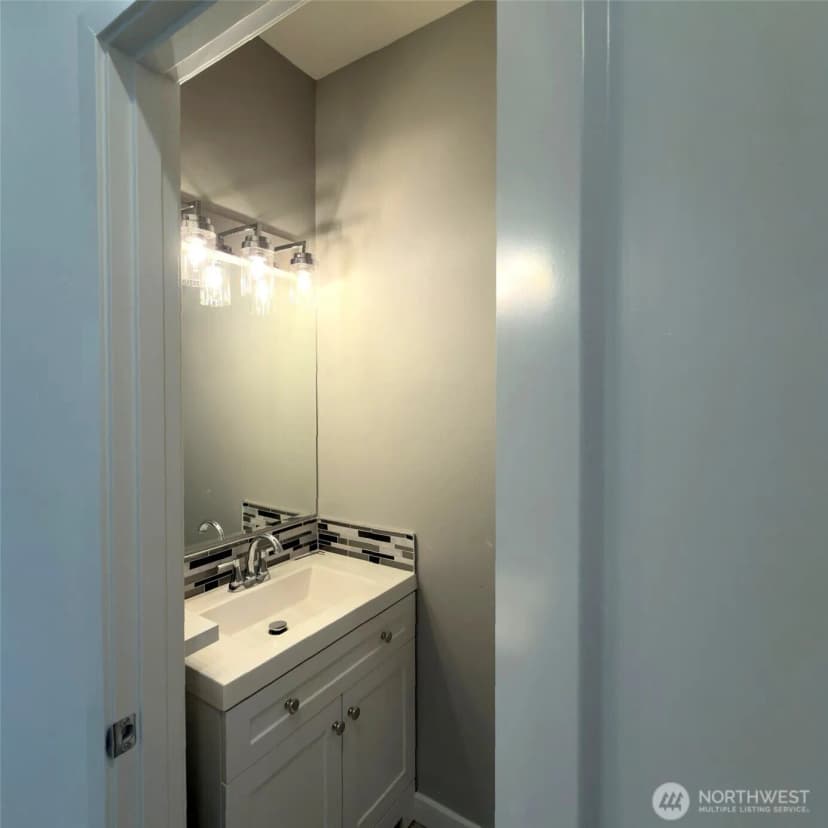 Property photo for 648 Sw 139th Street, Burien photo 10