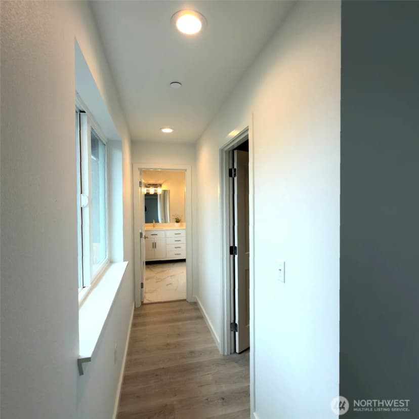 Property photo for 648 Sw 139th Street, Burien photo 15
