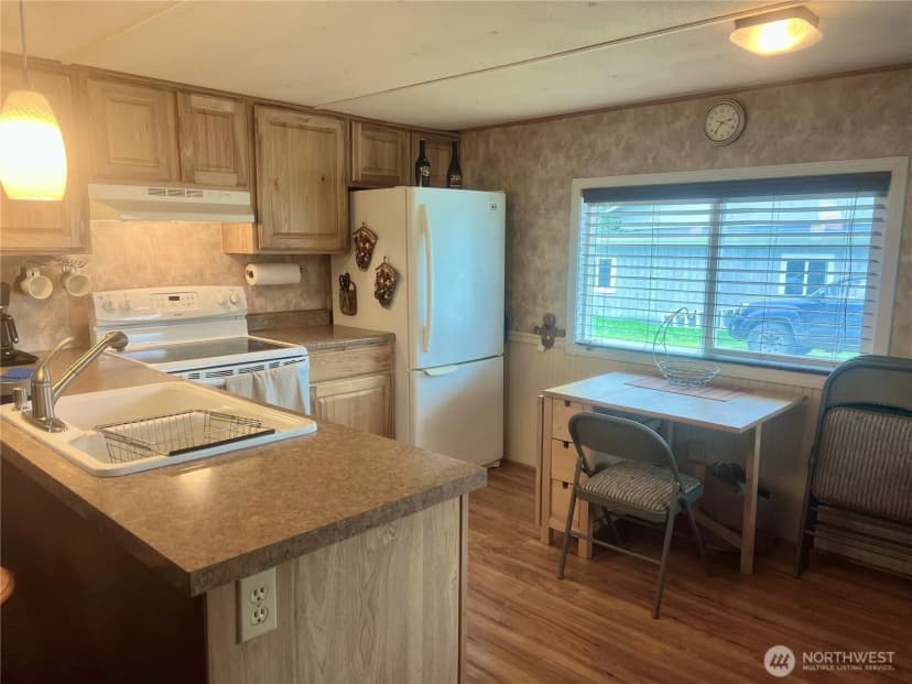 Property photo for 10514 Pacific Way, Long Beach photo 8