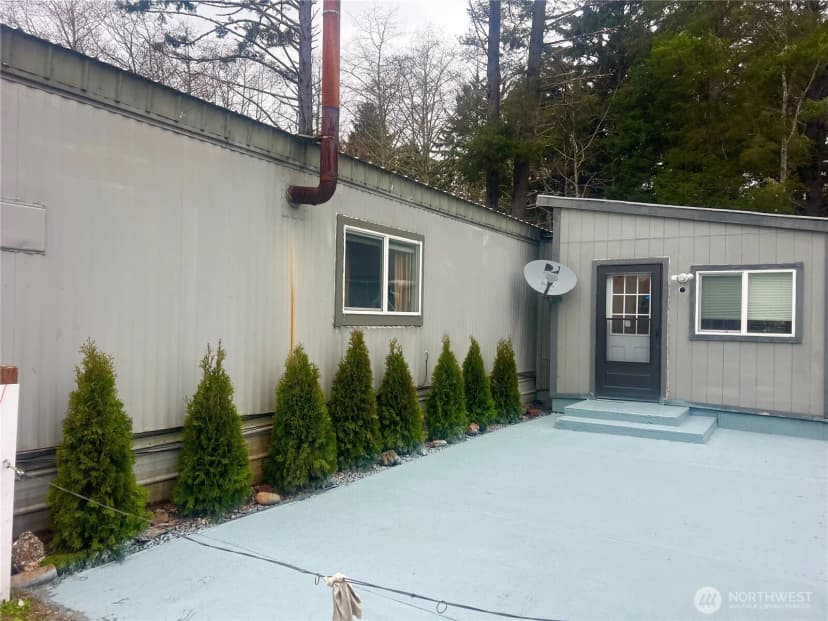 Property photo for 10514 Pacific Way, Long Beach photo 4