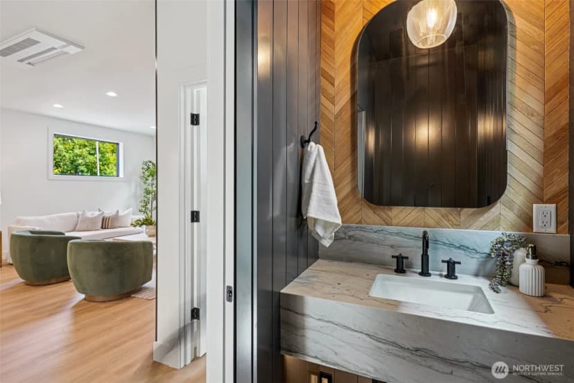 Property photo for 3714 Bagley Avenue N, Seattle photo 14