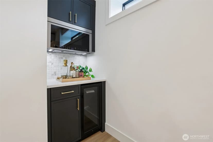 Property photo for 3714 Bagley Avenue N, Seattle photo 36