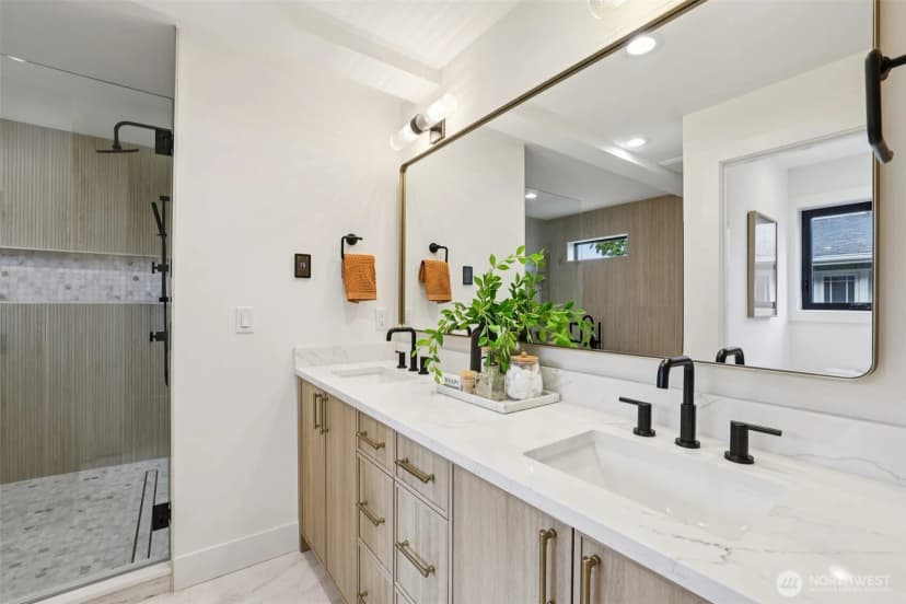 Property photo for 3714 Bagley Avenue N, Seattle photo 22