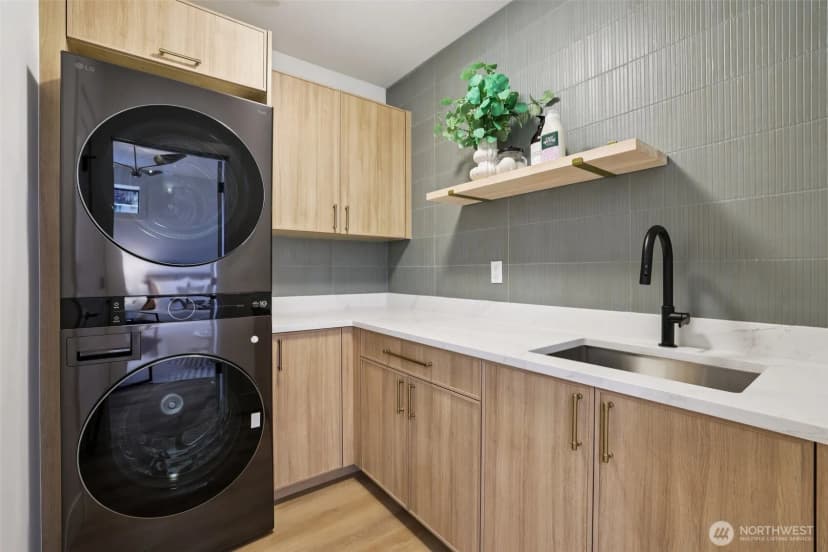 Property photo for 3714 Bagley Avenue N, Seattle photo 16