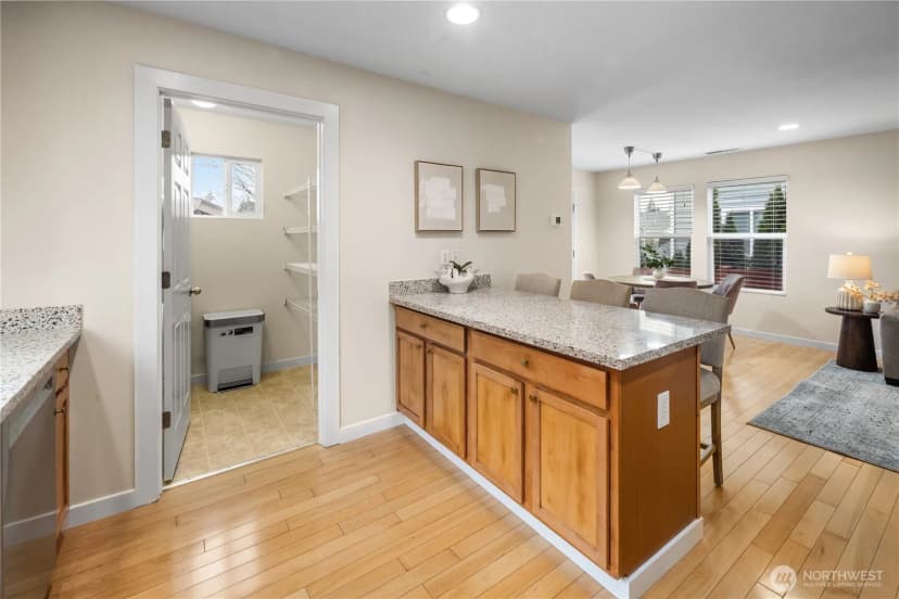 Property photo for 22669 Fern Reach Circle Ne, Redmond photo 12