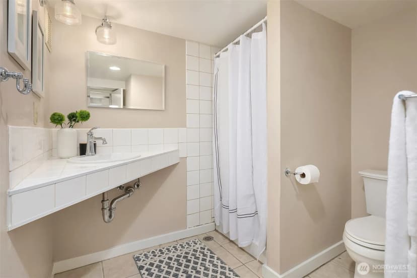 Property photo for 511 W Mcgraw Street, Seattle photo 17