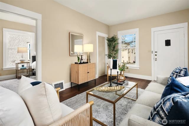 Property photo for 511 W Mcgraw Street, Seattle photo 4