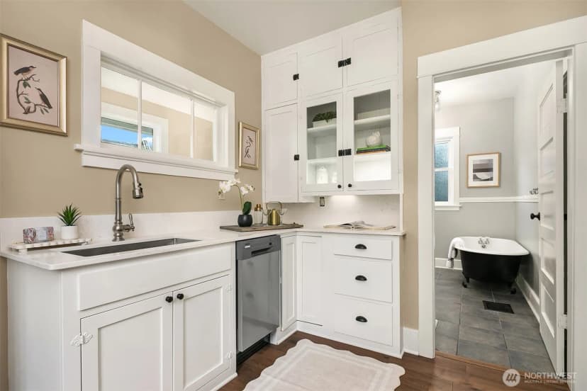 Property photo for 511 W Mcgraw Street, Seattle photo 9