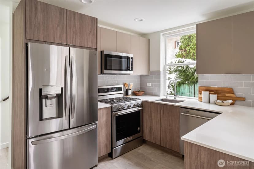 Property photo for 4155 Delridge Way Sw, Seattle photo 4