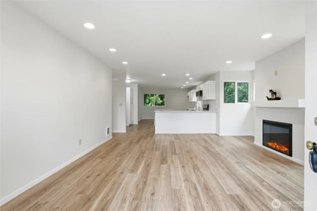 Property photo for 4404 Terrace Drive #8, Everett photo 2