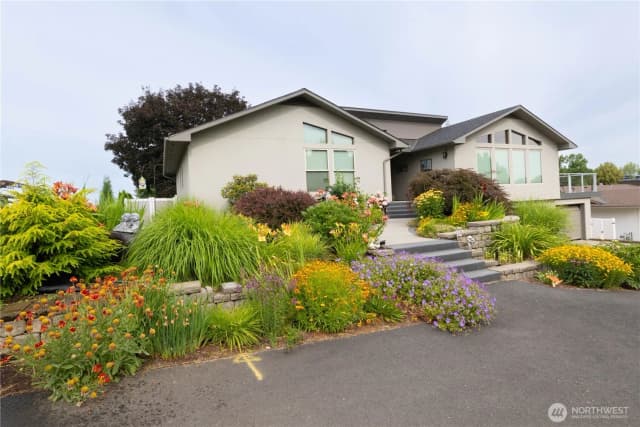 Property photo for 2425 Country Club Road, Walla Walla