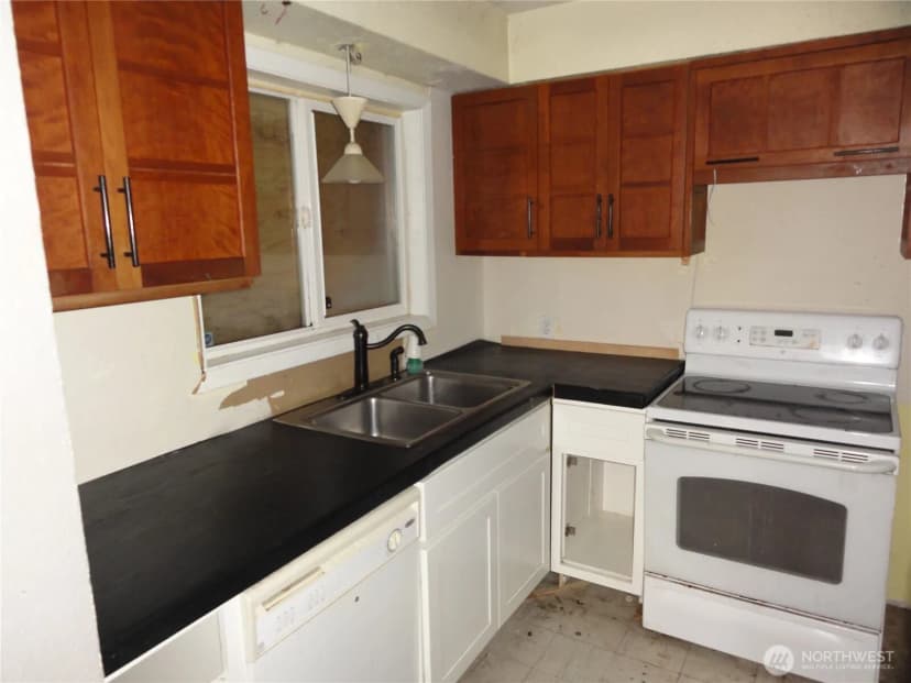 Property photo for 1820 S Sprague Avenue, Tacoma photo 4