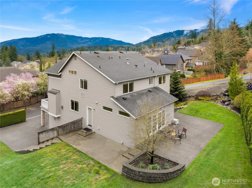 Property photo for 917 Bear Ridge Court Nw, Issaquah photo 32