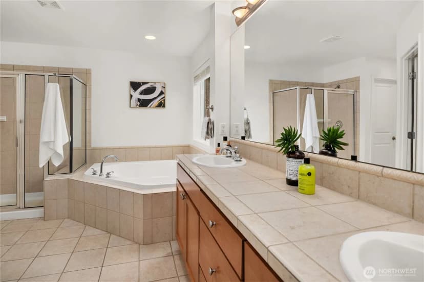 Property photo for 917 Bear Ridge Court Nw, Issaquah photo 23