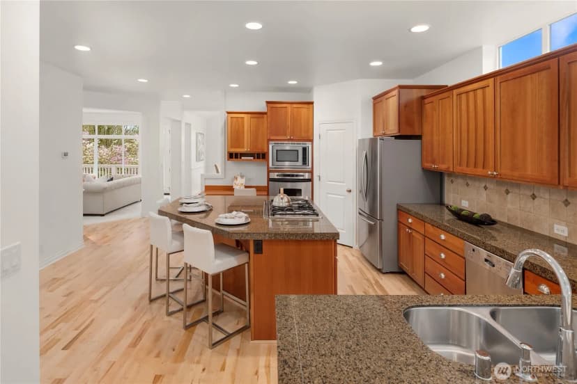 Property photo for 917 Bear Ridge Court Nw, Issaquah photo 6