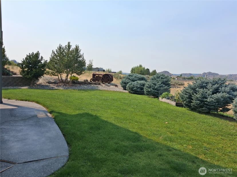 Property photo for 55776 Bay Area Drive, Electric City photo 37