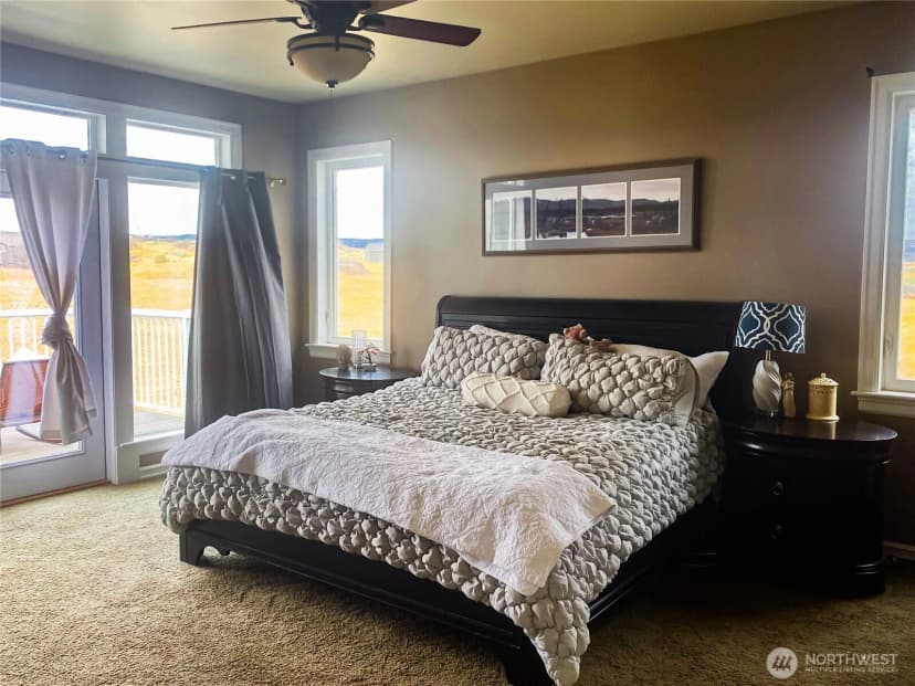 Property photo for 55776 Bay Area Drive, Electric City photo 18