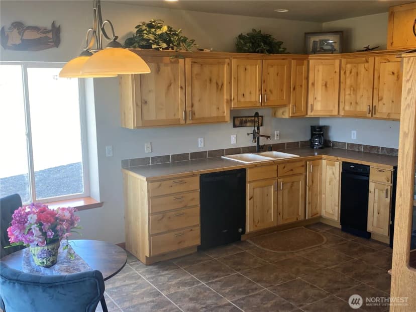 Property photo for 55776 Bay Area Drive, Electric City photo 28