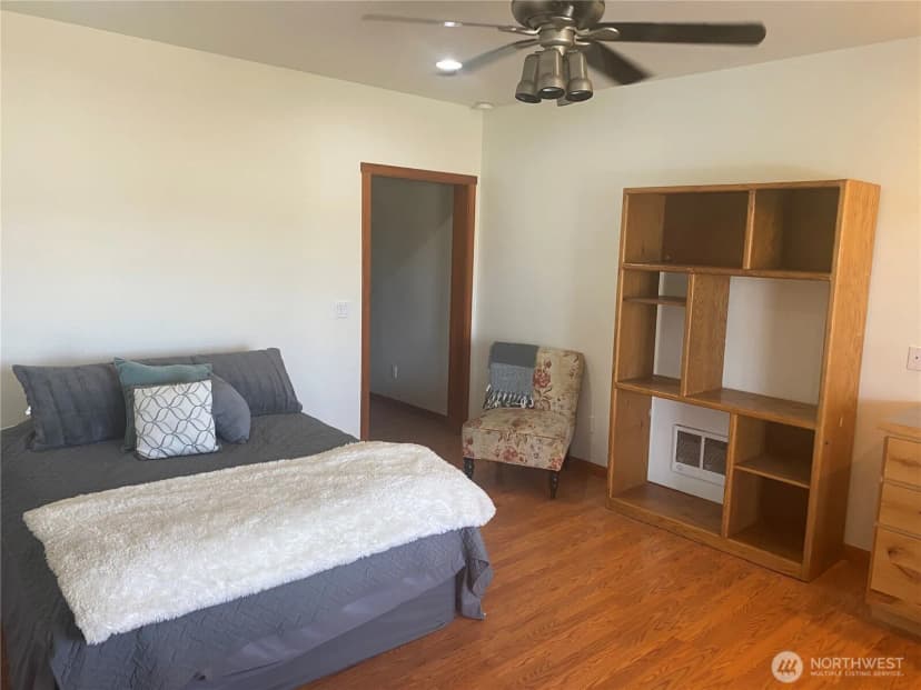 Property photo for 55776 Bay Area Drive, Electric City photo 31