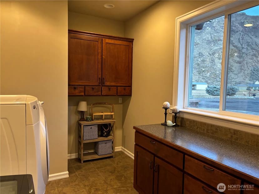 Property photo for 55776 Bay Area Drive, Electric City photo 24