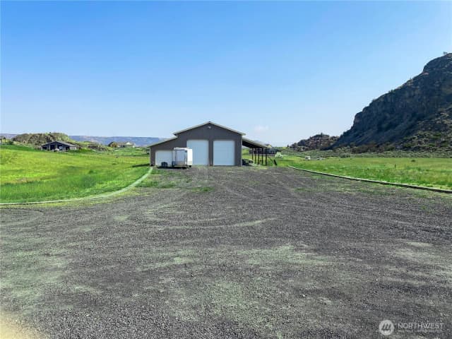 Property photo for 55776 Bay Area Drive, Electric City photo 4