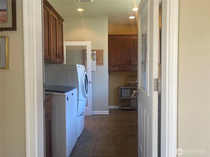 Property photo for 55776 Bay Area Drive, Electric City photo 23