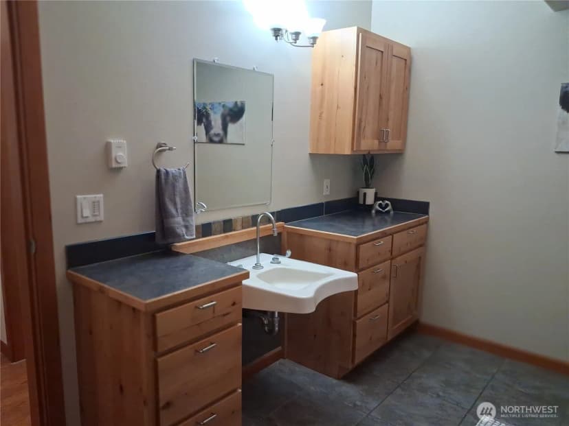 Property photo for 55776 Bay Area Drive, Electric City photo 33