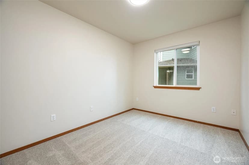 Property photo for 422 Oak Hill Lane, Burlington photo 18