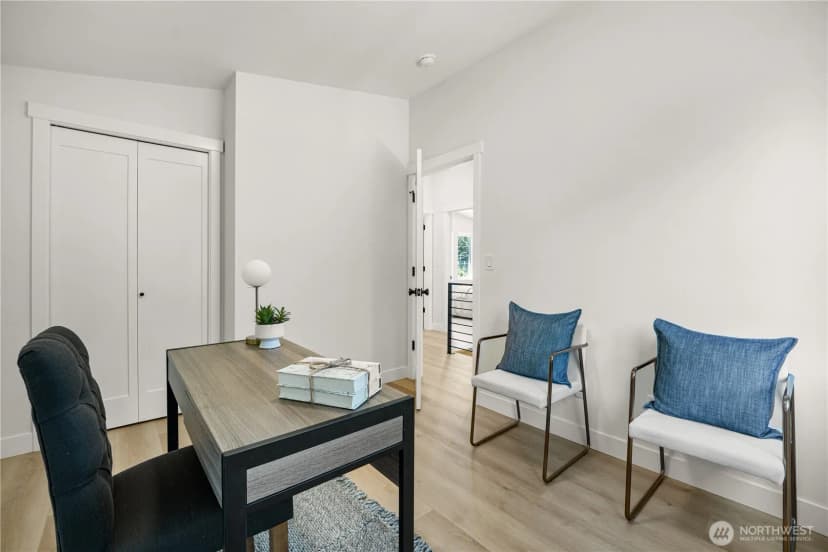 Property photo for 513 Ne 123rd Street, Seattle photo 24