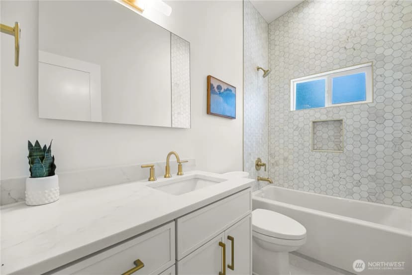 Property photo for 513 Ne 123rd Street, Seattle photo 22