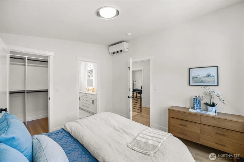 Property photo for 513 Ne 123rd Street, Seattle photo 20