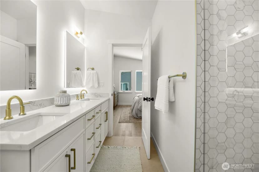 Property photo for 513 Ne 123rd Street, Seattle photo 14