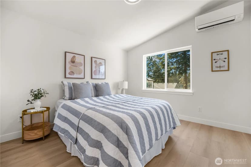 Property photo for 513 Ne 123rd Street, Seattle photo 17