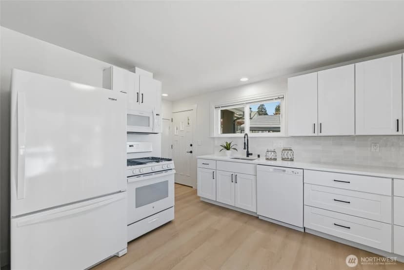 Property photo for 1221 S 101st Street, Seattle photo 10