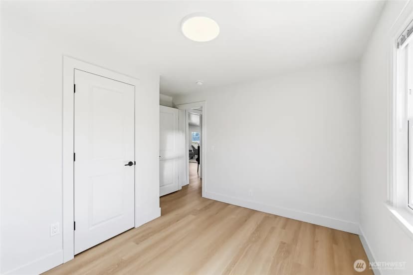 Property photo for 1221 S 101st Street, Seattle photo 16