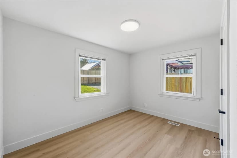 Property photo for 1221 S 101st Street, Seattle photo 15