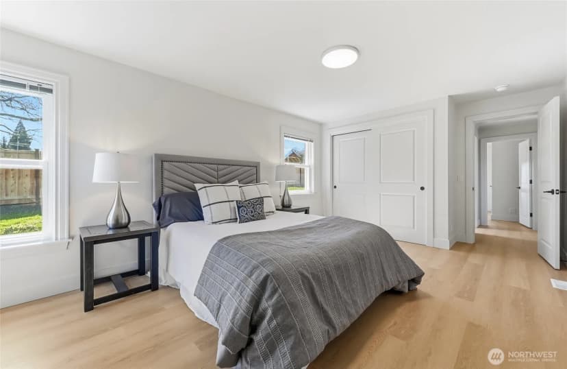 Property photo for 1221 S 101st Street, Seattle photo 13