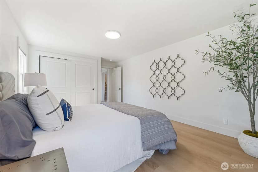 Property photo for 1221 S 101st Street, Seattle photo 14