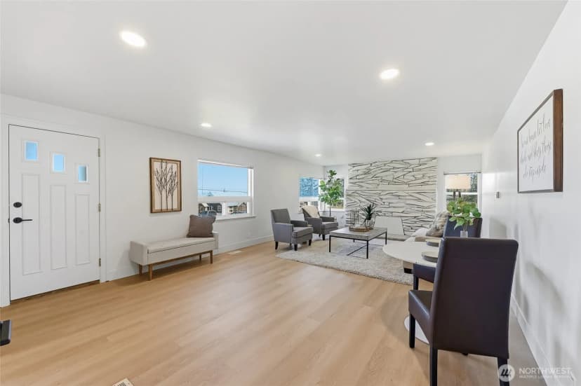 Property photo for 1221 S 101st Street, Seattle photo 5