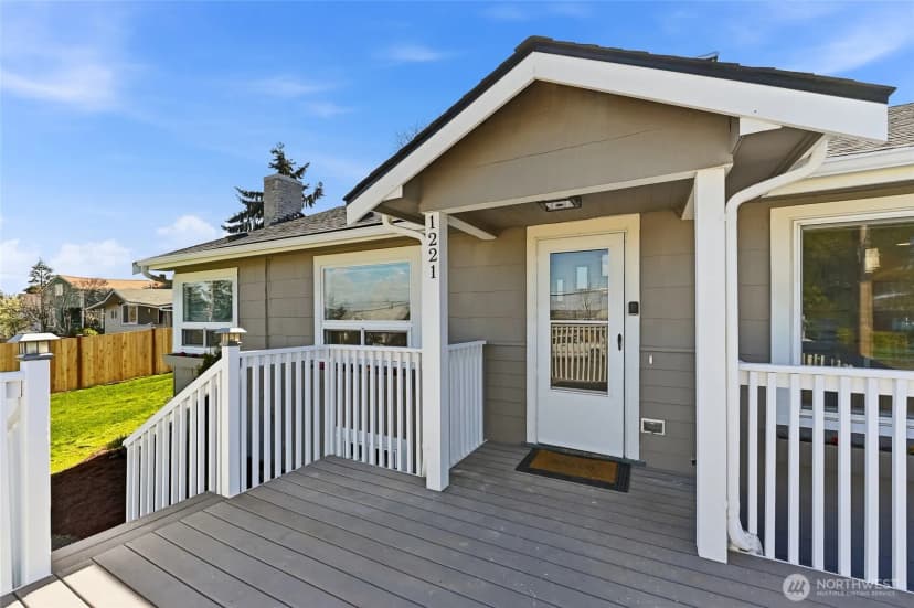 Property photo for 1221 S 101st Street, Seattle photo 4