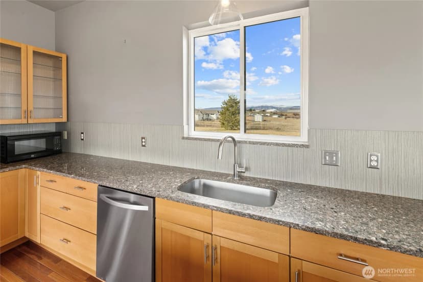Property photo for 610 Meadow View Drive, Ellensburg photo 15