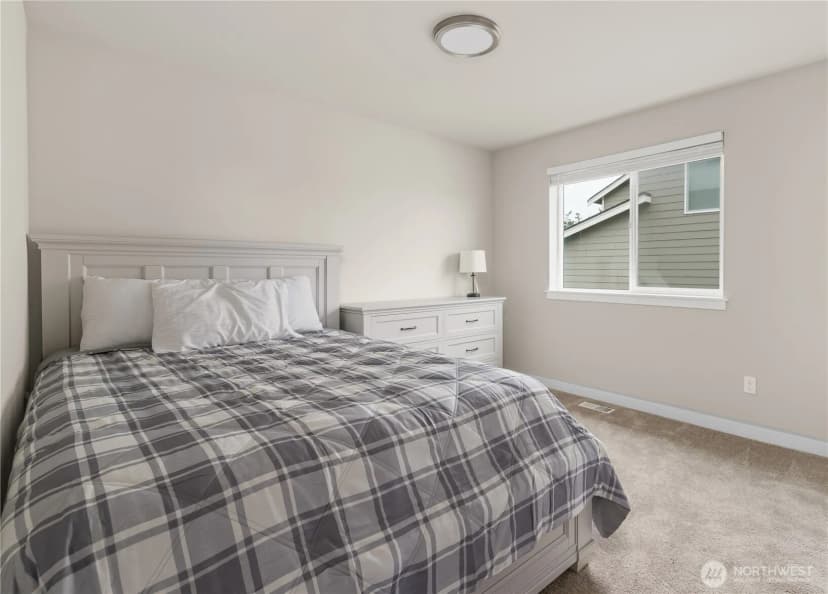 Property photo for 2120 Sw Putnam Drive, Oak Harbor photo 19