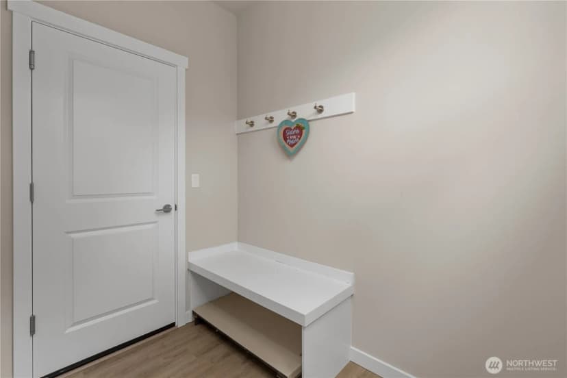 Property photo for 2120 Sw Putnam Drive, Oak Harbor photo 32